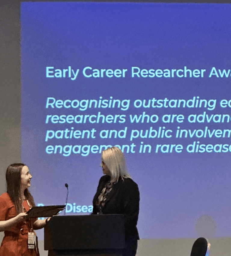 Kerry Leeson Beevers presenting the award to Dr Laura Cristescuat the ceremony.